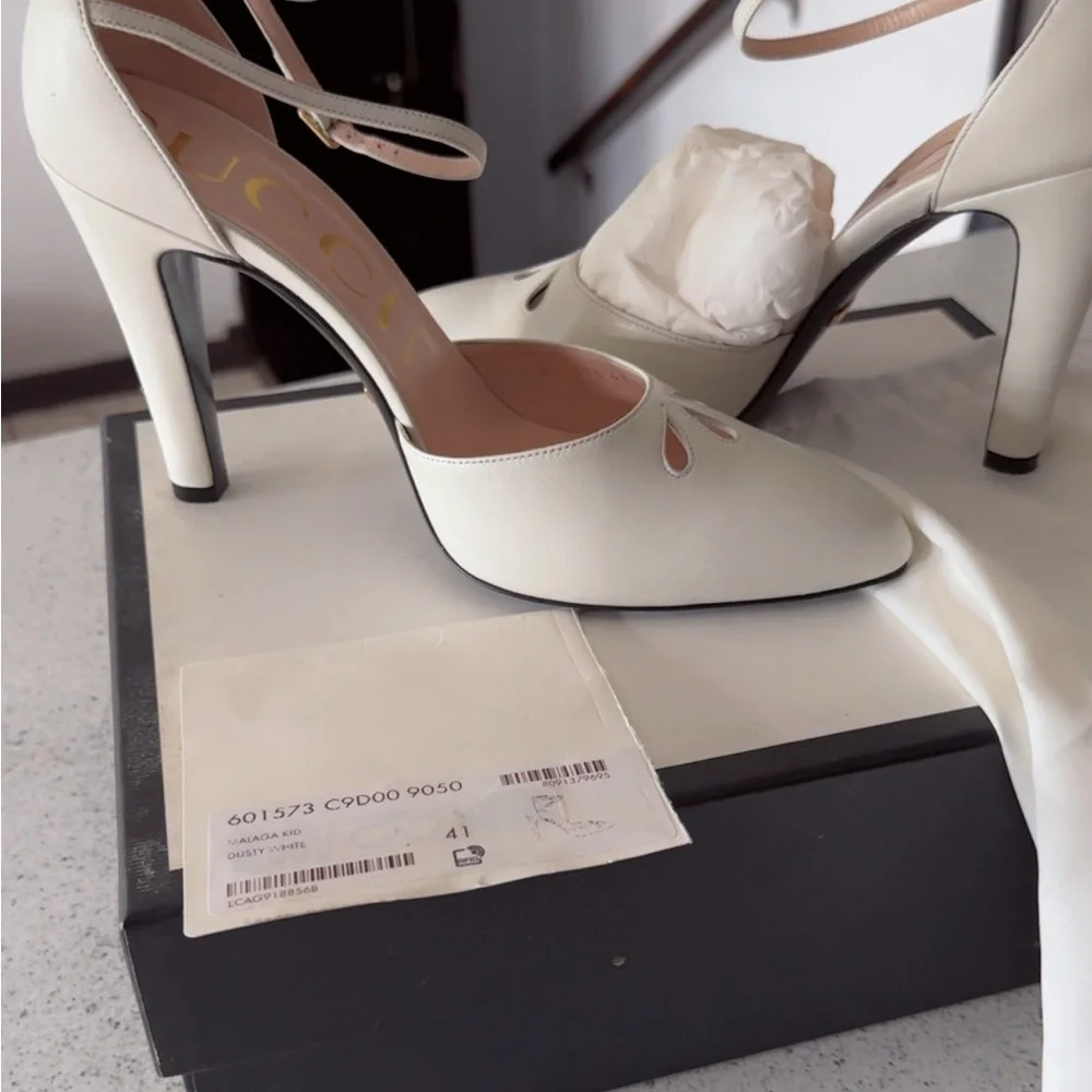 Gucci Women's Elegant White Heels - Picture 1 of 4